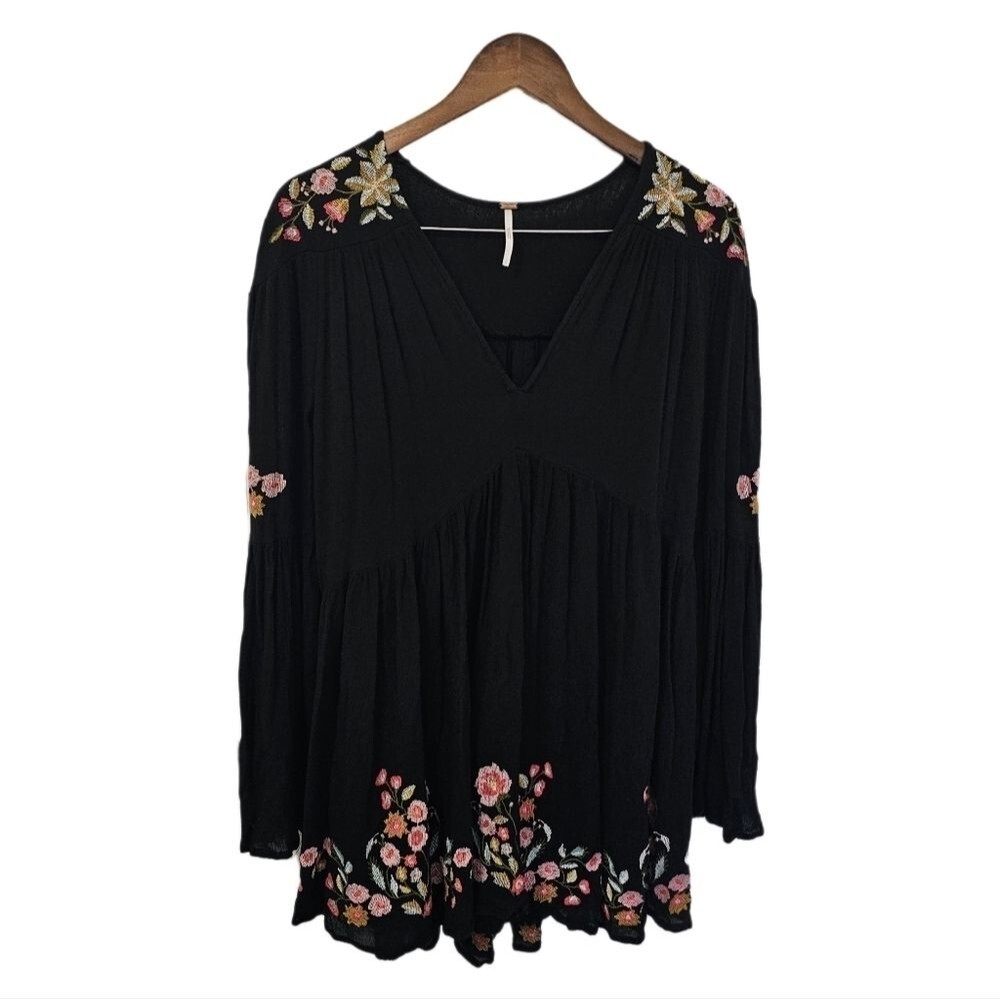 Free People bohemian floral embroidered black bell sleeve mini dress small
